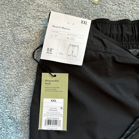 Men’s XXL Black lined Board Shorts - Picture 2 of 7